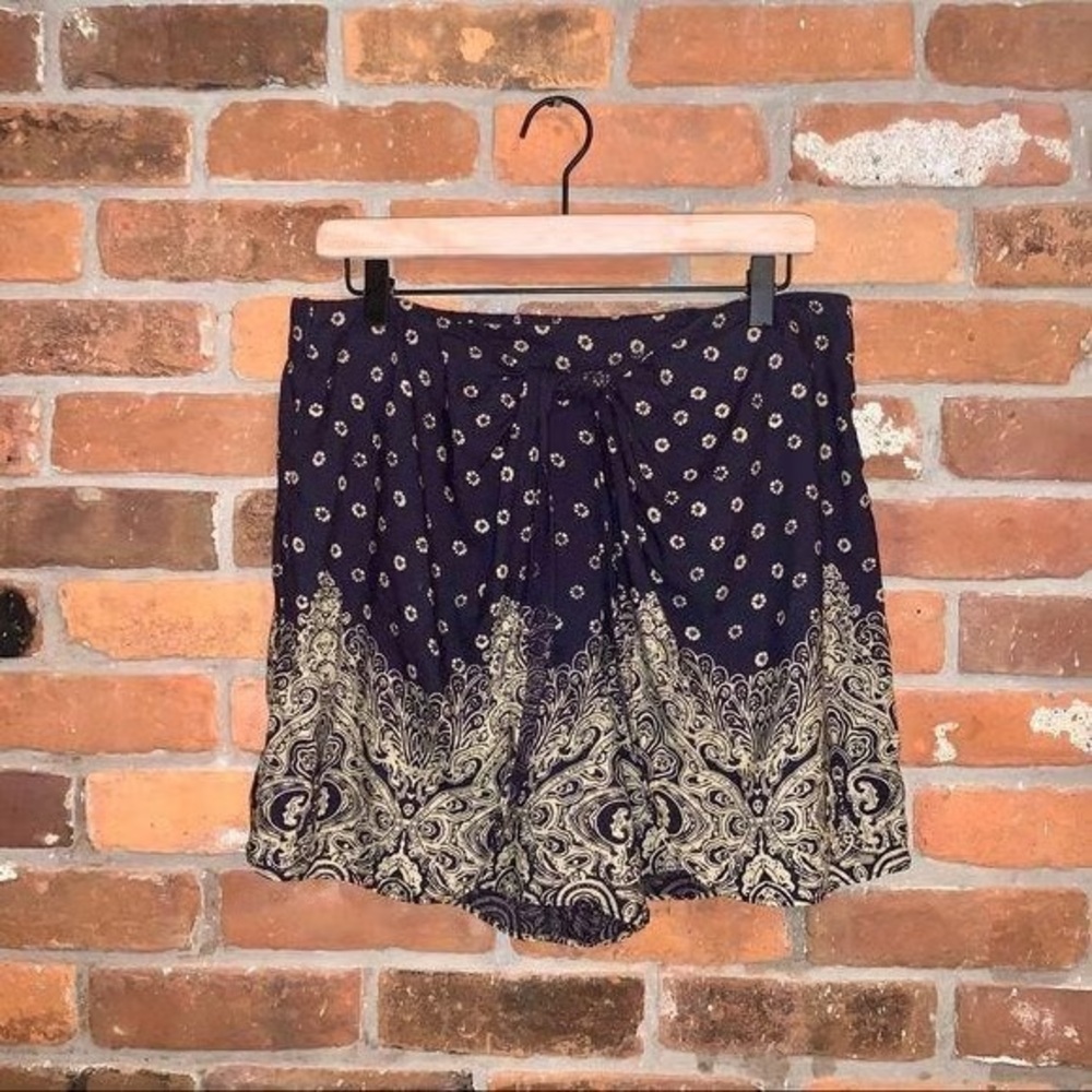 🧉Moroccan🧉Patterned Black and Tan Women's skirt shorts Size XS
